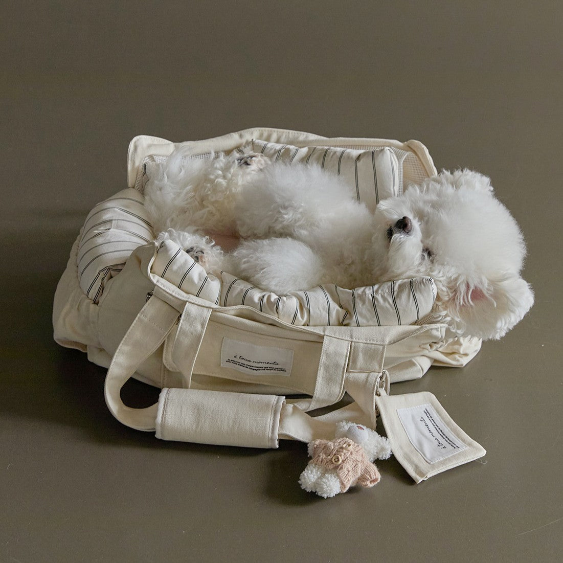 【予約】Partir bag - Sand Beige（オールシーズン用クッション＋ショルダーパット付属）｜犬用キャリーバッグ・スリングバッグ