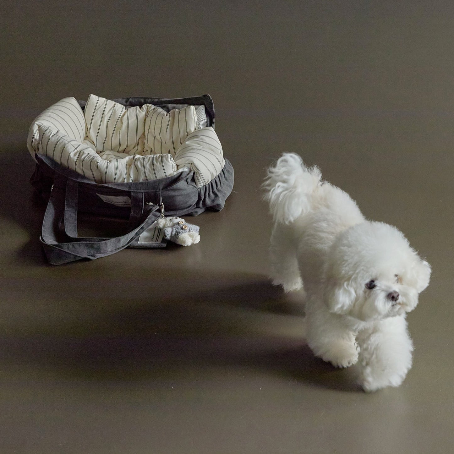 【一部即納】Partir bag - Stone Gray（オールシーズン用クッション＋ショルダーパット付属）｜犬用キャリーバッグ・スリングバッグ