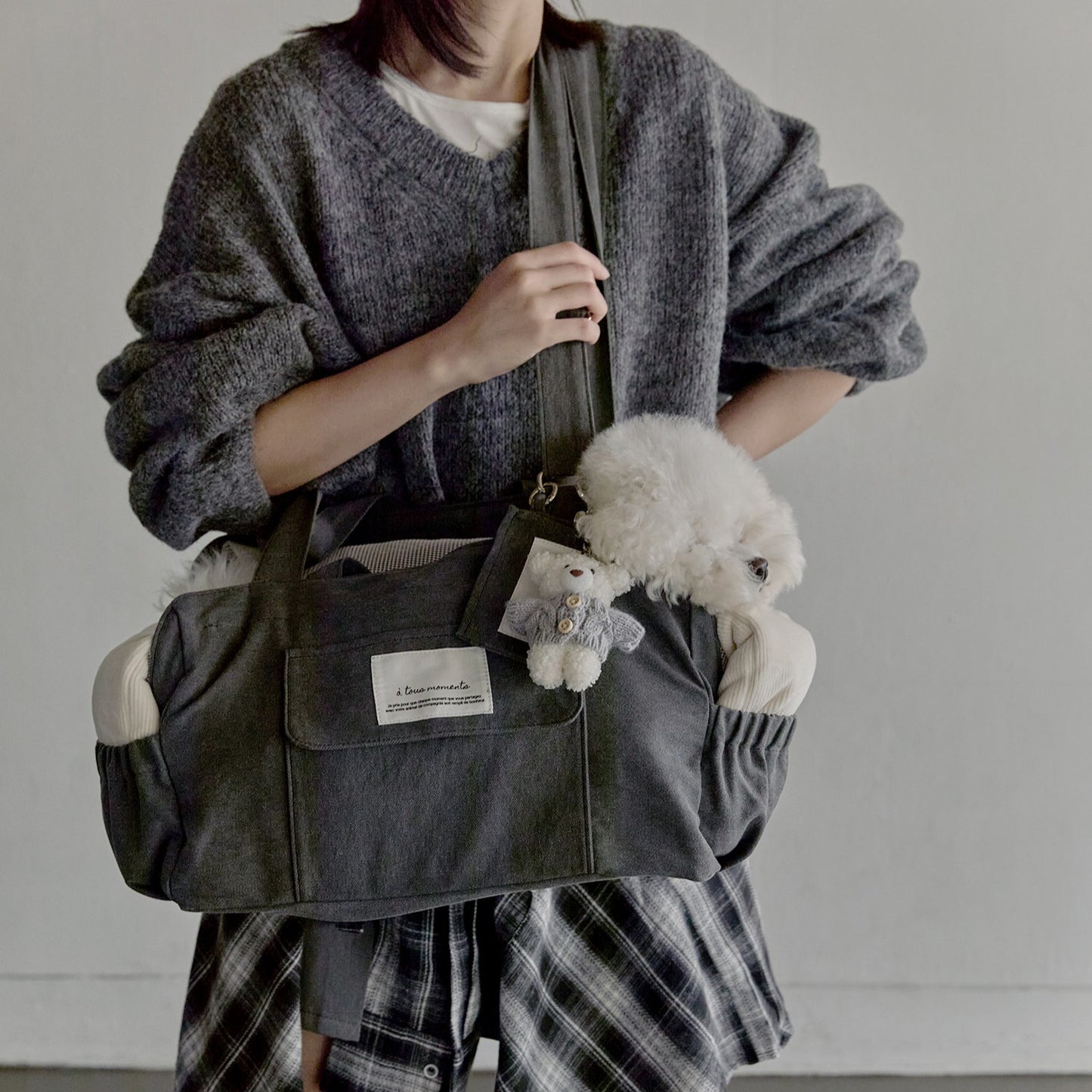 【一部即納】Partir bag - Stone Gray（オールシーズン用クッション＋ショルダーパット付属）｜犬用キャリーバッグ・スリングバッグ