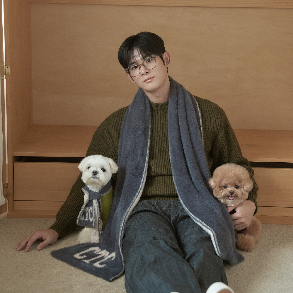 【予約】Fuzzy Snuggle Muffler (For dogs & humans)