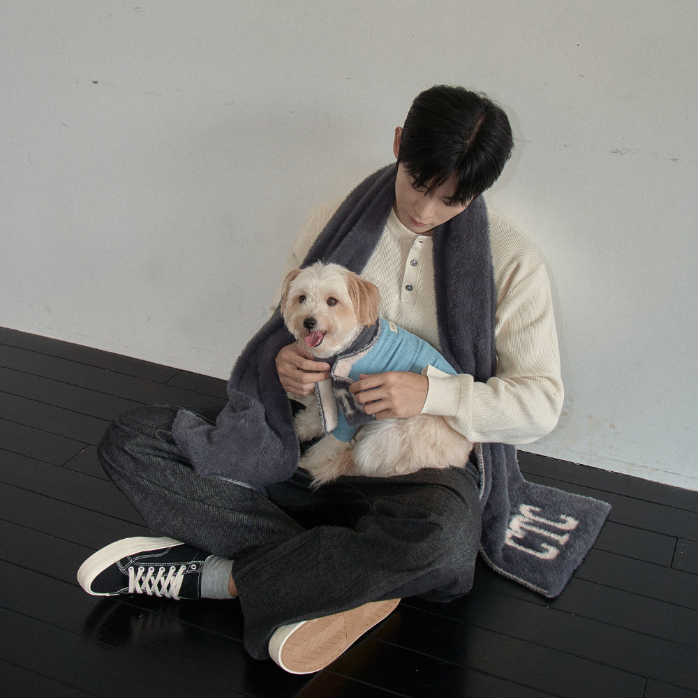 【予約】Fuzzy Snuggle Muffler (For dogs & humans)