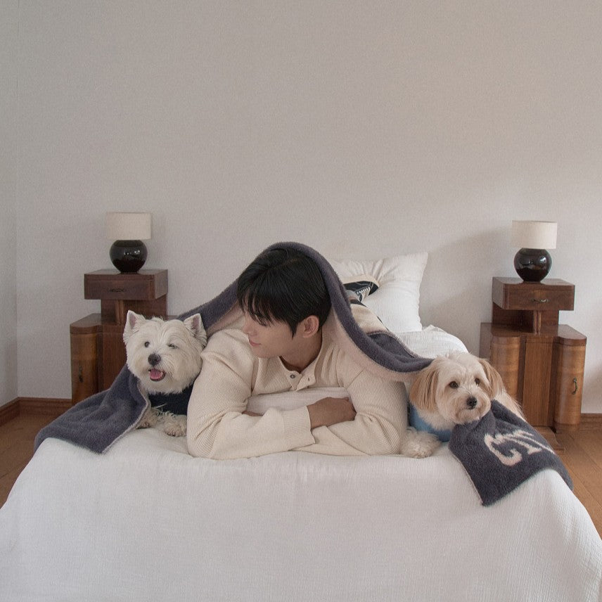 【予約】Fuzzy Snuggle Muffler (For dogs & humans)
