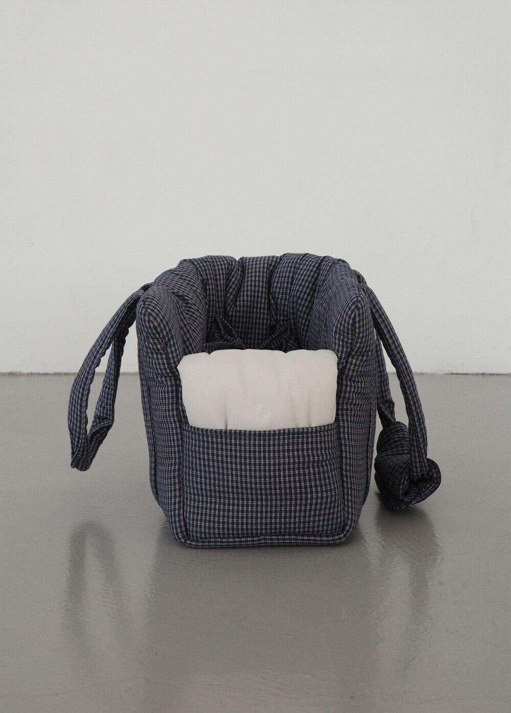 【予約】 DAY CARRY BAG (navy check)｜犬用キャリーバッグ